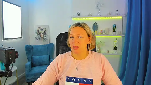 Snapshot of NinaStarle chatting on 10/12/25, 04:36 NinaStarle online show from 10/12/25, 04:36