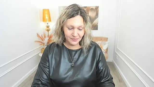 NinaStarle online show from 05/15/26, 12:03