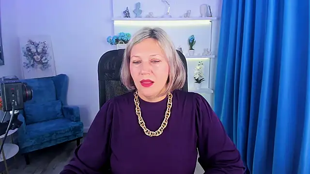 Snapshot of NinaStarle chatting on 11/21/25, 04:22 NinaStarle online show from 11/21/25, 04:22