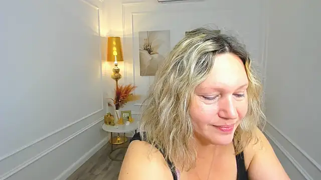 NinaStarle online show from 05/03/26, 04:39