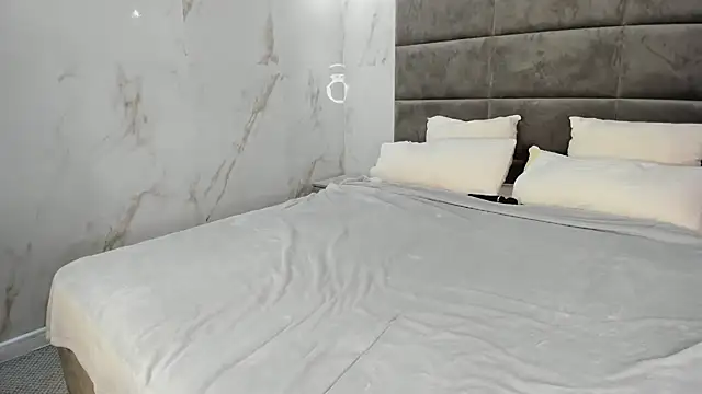 Chloee White online show from 06/08/26, 11:00