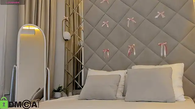 Chloee White online show from 04/13/26, 09:24