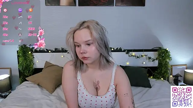 Snapshot of girlllsooft chatting on 12/17/25, 02:22 girlllsooft online show from 12/17/25, 02:22