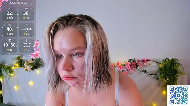 Snapshot of girlllsooft chatting on 11/03/25, 01:22 girlllsooft online show from 11/03/25, 01:22