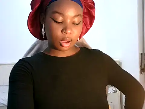 zoe215 online show from 05/17/26, 12:38