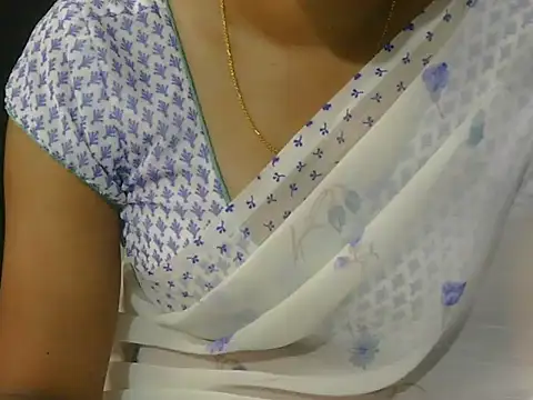 Snapshot of Priyanka_rao chatting on 07/11/26, 04:18 Priyanka rao online show from 07/11/26, 04:18