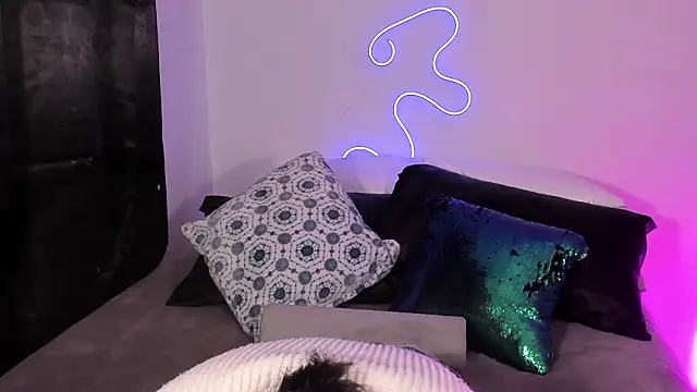 Londonttipton online show from 03/05/26, 04:42