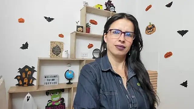 katherine blair online show from 10/24/25, 01:10