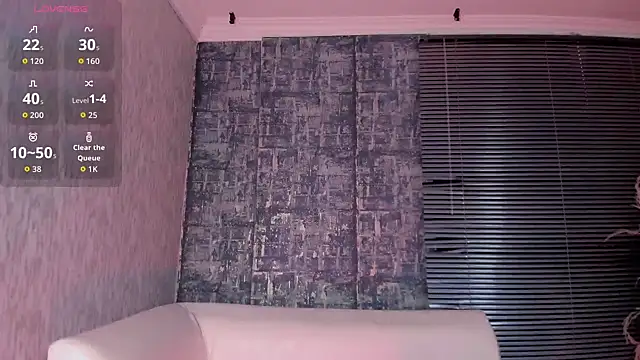 NathalyLeen online show from 10/15/25, 09:01