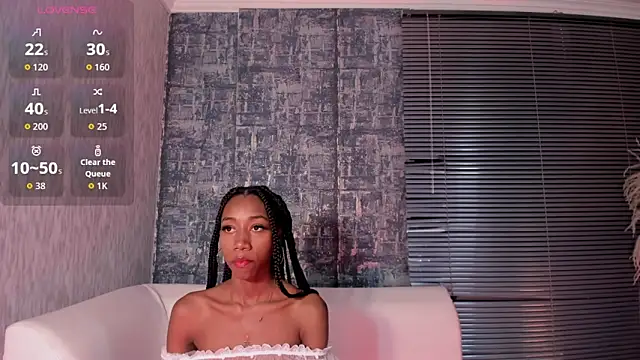 NathalyLeen online show from 10/10/25, 08:53