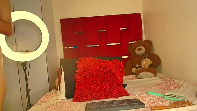 Camila hot ts online show from 12/02/25, 03:36