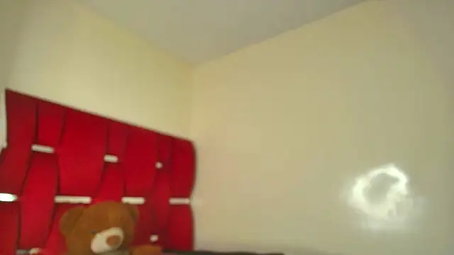 Camila hot ts online show from 12/22/25, 02:17