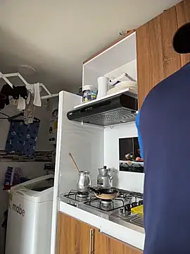 Manu0586 online show from 11/17/25, 04:00