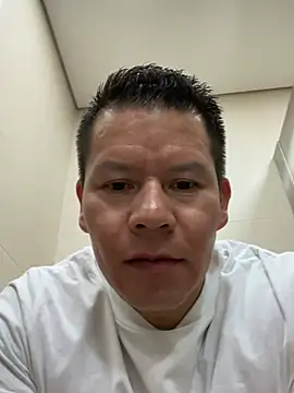 Manu0586 online show from 02/05/26, 11:06