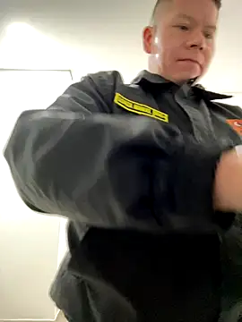 Manu0586 online show from 12/21/25, 08:16