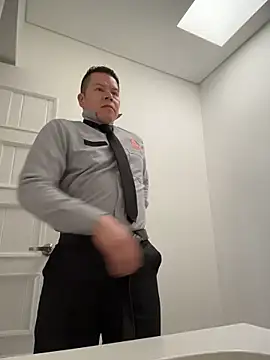 Manu0586 online show from 11/13/25, 11:14