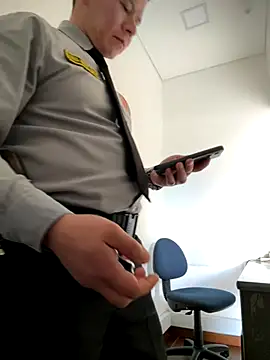 Manu0586 online show from 12/01/25, 06:09