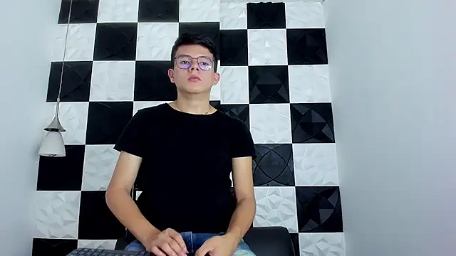 AndyFame1 online show from 12/21/25, 07:04