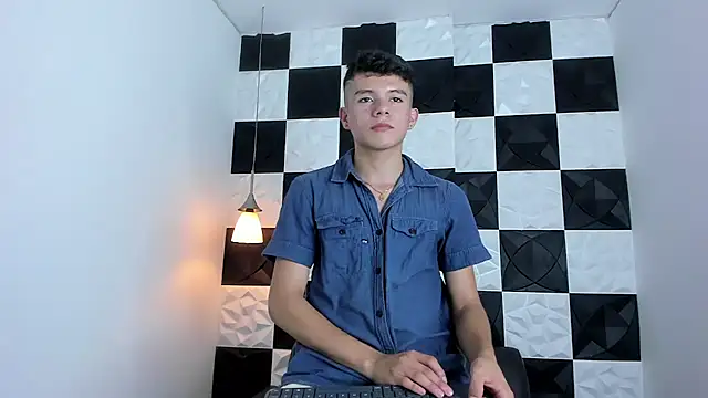 AndyFame1 online show from 11/08/25, 07:06