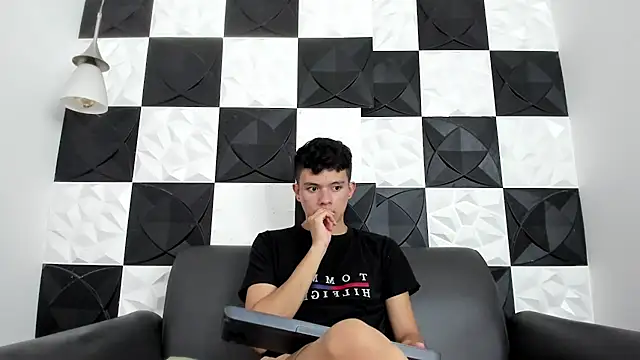 AndyFame1 online show from 12/14/25, 06:57