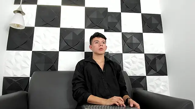 AndyFame1 online show from 12/15/25, 06:58