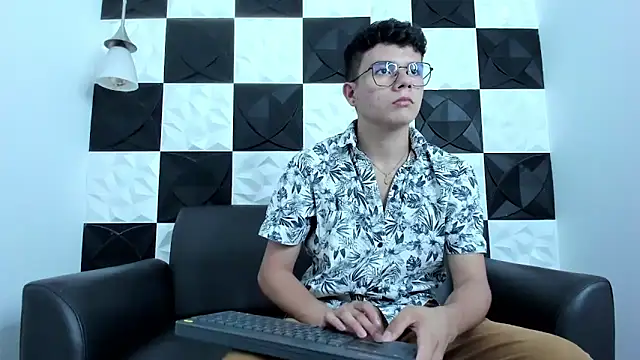 AndyFame1 online show from 12/20/25, 06:55