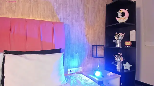 Kendra kobein online show from 04/17/26, 08:33