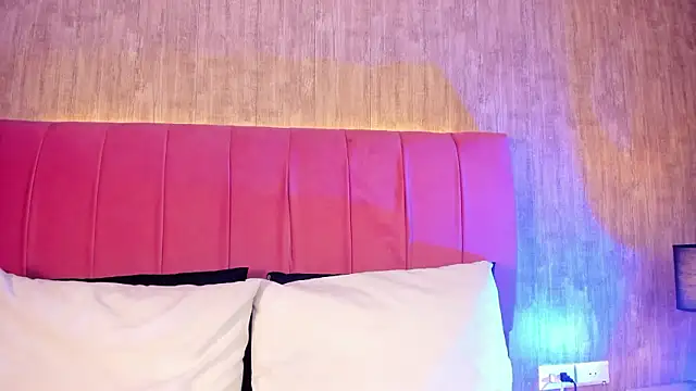 Kendra kobein online show from 03/11/26, 08:03