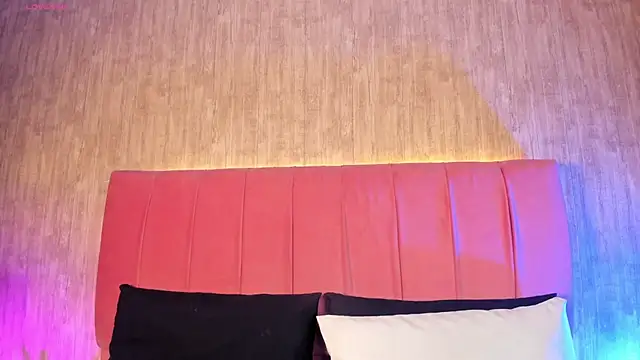 Kendra kobein online show from 04/18/26, 07:07