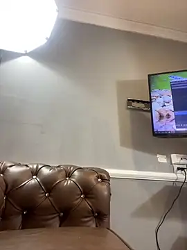 CharlesBrown  online show from 12/05/25, 12:04