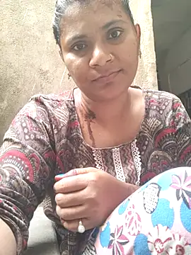 couple 71 online show from 12/05/25, 06:34