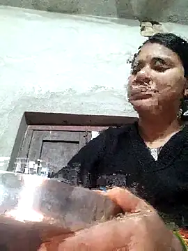 couple 71 online show from 12/15/25, 08:03