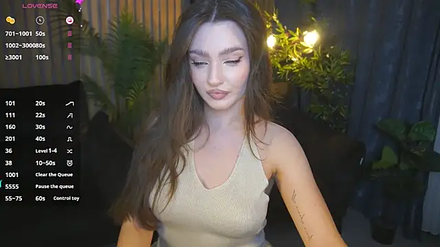 Snapshot of OceanEyessss_ chatting on 10/18/25, 07:38 OceanEyessss online show from 10/18/25, 07:38