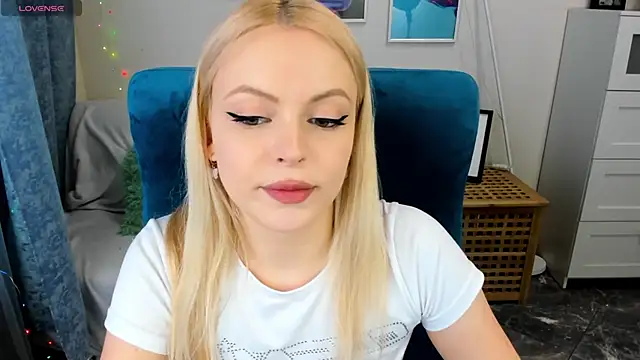 KatherineePierce online show from 05/22/26, 03:21