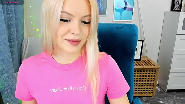 KatherineePierce online show from 06/04/26, 06:34