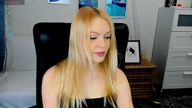 KatherineePierce online show from 04/19/26, 03:35