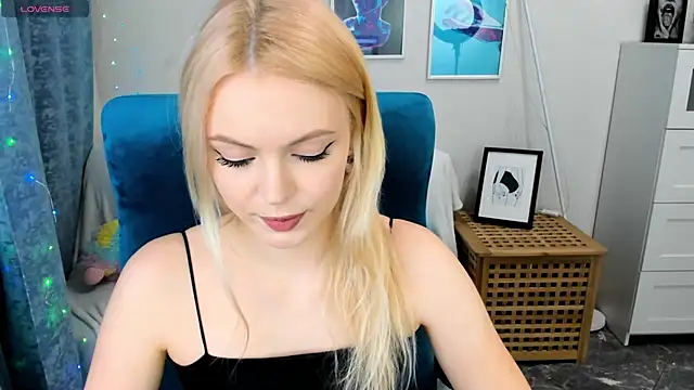 KatherineePierce online show from 05/19/26, 05:20