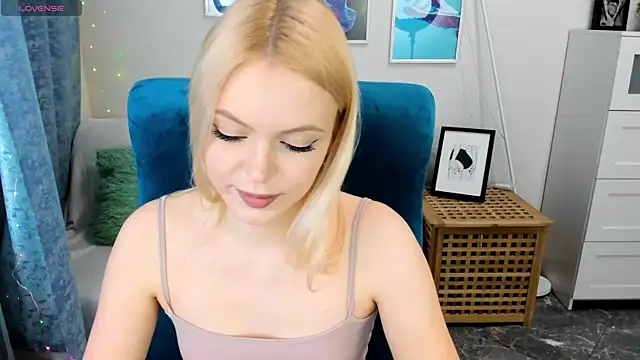 KatherineePierce online show from 05/21/26, 03:53