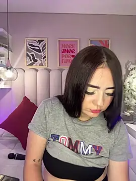 Snapshot of Valeria_carter chatting on 10/05/25, 01:02 Valeria carter online show from 10/05/25, 01:02
