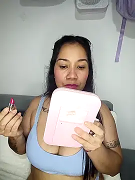 violettaa millerss online show from 04/15/26, 12:05