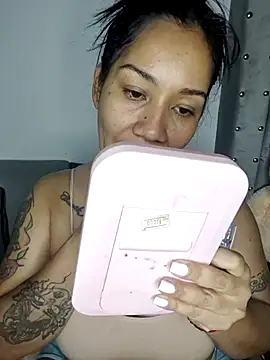 violettaa millerss online show from 02/27/26, 01:17