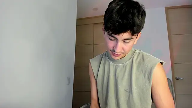 sweettaaron01 online show from 10/06/25, 05:46