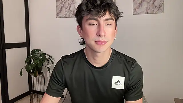 sweettaaron01 online show from 05/05/26, 12:57