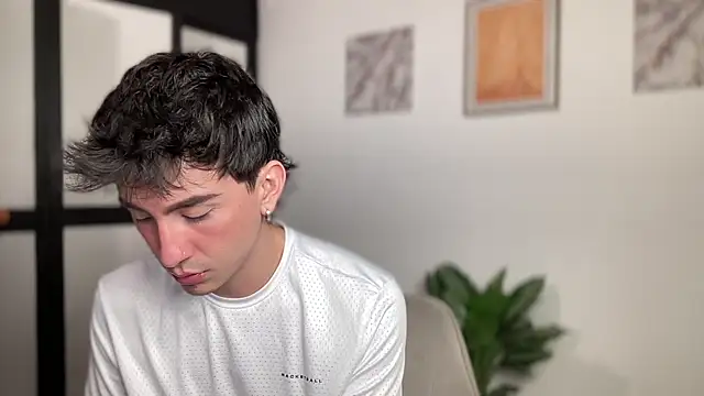 sweettaaron01 online show from 06/04/26, 12:04