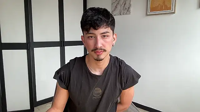 sweettaaron01 online show from 02/24/26, 06:31