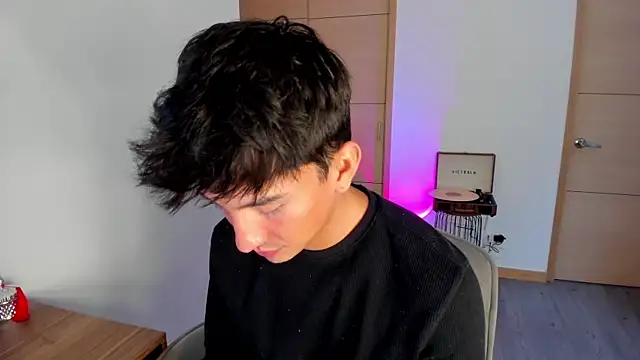 sweettaaron01 online show from 10/02/25, 05:49