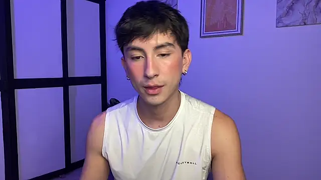 sweettaaron01 online show from 06/03/26, 12:44