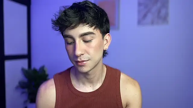 sweettaaron01 online show from 06/02/26, 12:21