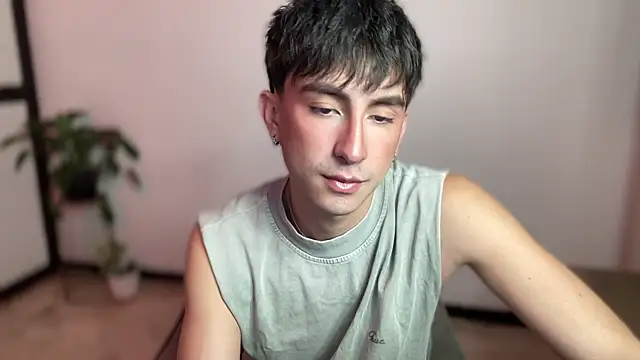 sweettaaron01 online show from 05/15/26, 10:52