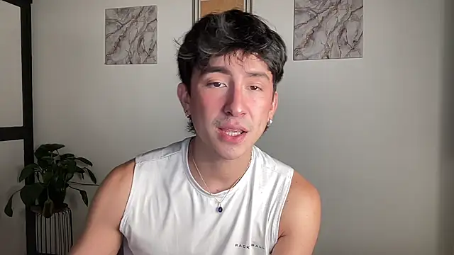 sweettaaron01 online show from 05/06/26, 01:20